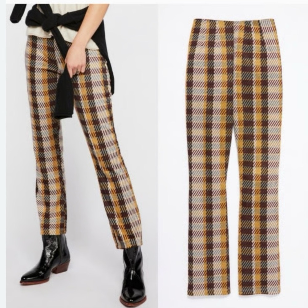 Free People Clean Crop Flare Mod Pants
Plaid stretchy knit Size 6